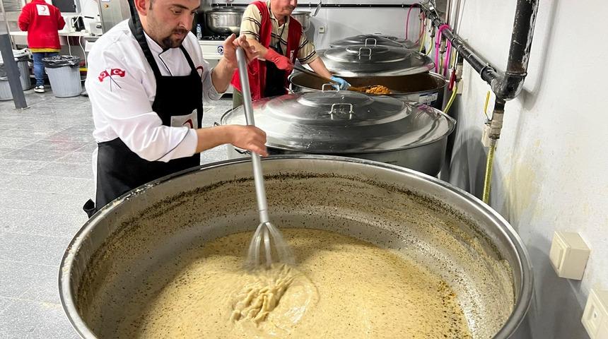 Türk Kızılay Genel Başkanı Yılmaz: 81 ildeki tüm şubelerimizin her birine aşevi açmayı hedefliyoruz