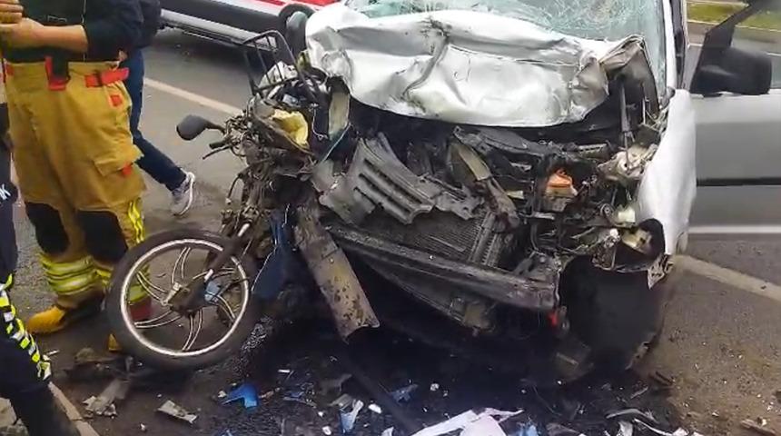 Manisa'da kaza: Hafif ticari araç ile motosiklet çarpıştı! 1 ölü, 1 yaralı