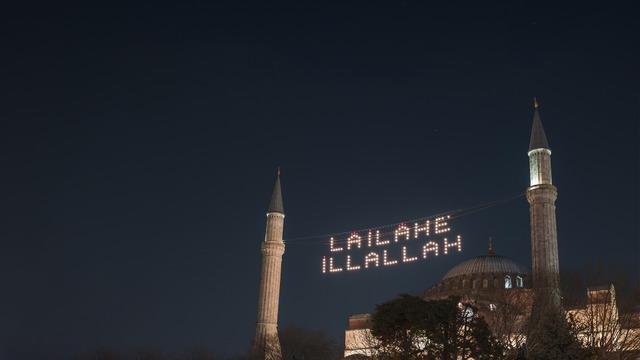 Güzel, kısa, anlamlı ve uzun Kadir Gecesi mesajları