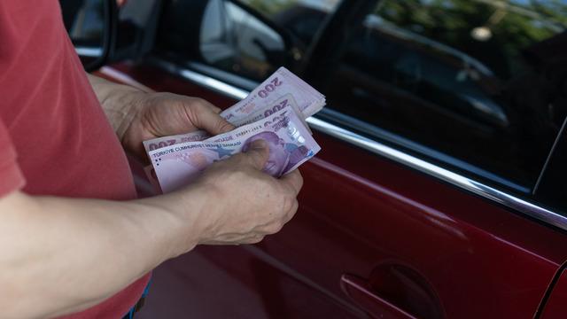 'Orta segment arabayı 750 bin TL'ye aldım' İkinci elde piyasa hareketlendi! Araç alacaklar dikkat