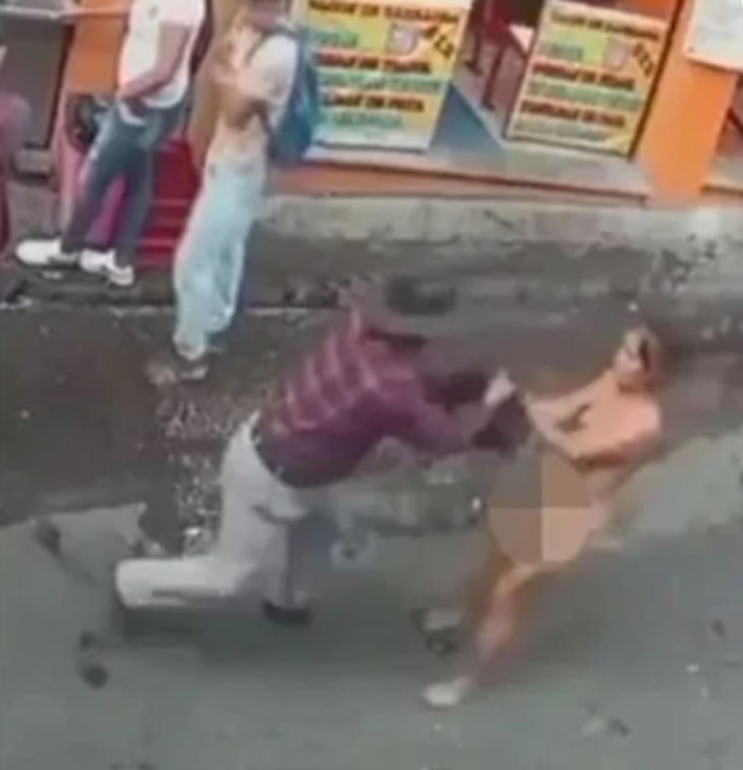 Sokakta çıplak kovalamaca! Meksika da çantası çalınan bir kadın hırsızın peşinden o halde koştu... 2