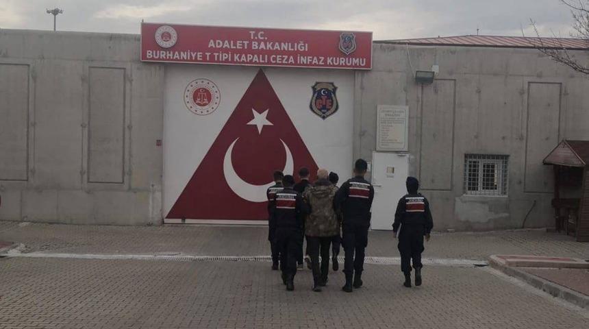Edremit’te uyuşturucu operasyonu: 2 tutuklama