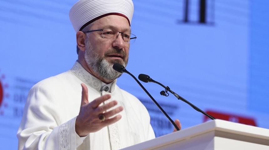 Diyanet İşleri Başkanı Ali Erbaş'tan Kadir Gecesi mesajı: "İslam aleminin birliği ve insanlığın barışı için dua ediyoruz"