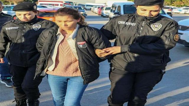 Öldürdüğü iki kişiyi gömüp, maktulün kartıyla kahvaltı etmiş! Katil kadının soğuk kanlı hareketleri pes dedirtti