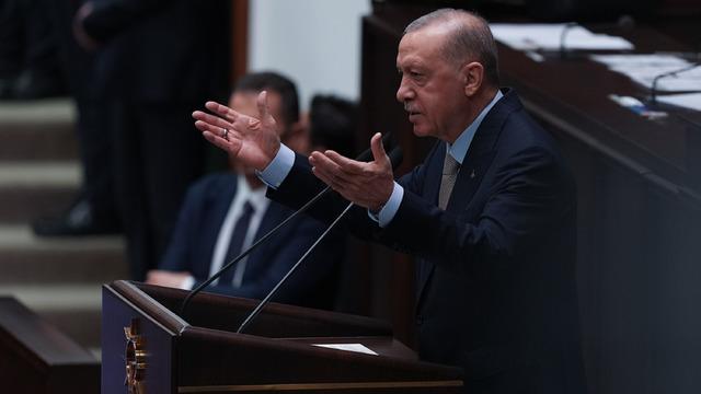 Erdoğan'a soruldu: Turpun büyüğü CHP'ye kayyum mu? Grup toplantısına damga vuran sözler: Daha heybedekiler dökülmedi