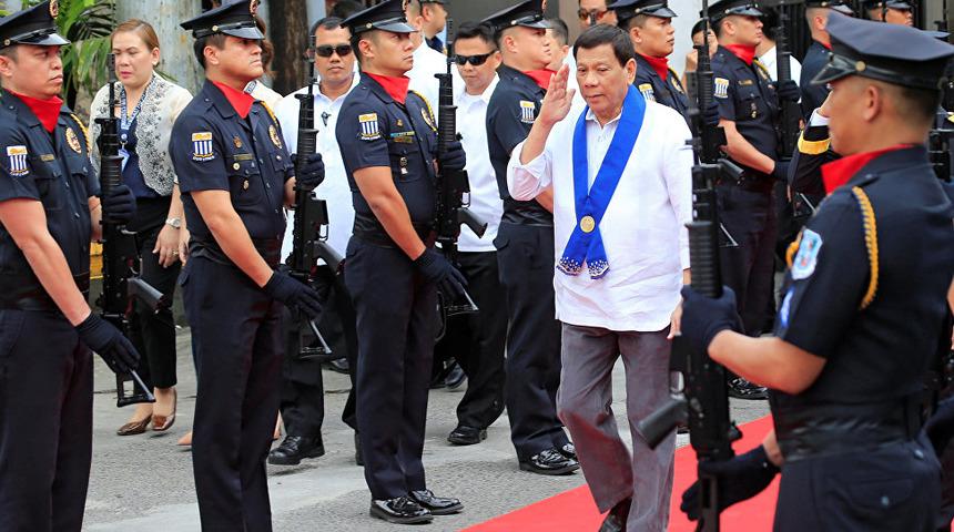 Şok talimat: Kadın isyancıları vajinalarından vurun