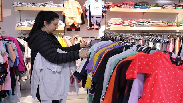 Bu mağazada para geçmiyor: 8 yıl önce açılmış! Bayramlık alışverişlerini yapanların yüzü gülüyor...