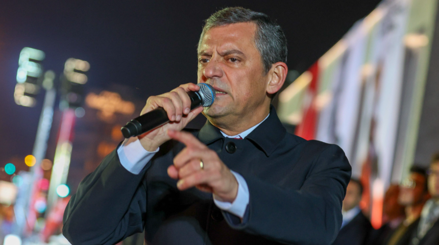 Erdoğan 'Senin de mezarını yıkarlar' demişti... Şehzadebaşı Camii'nde inceleme yapan Özel'den yanıt geldi