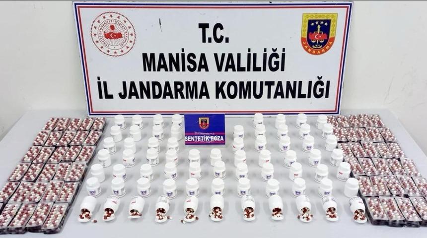 Araçlarında uyuşturucu haplarla yakalandılar