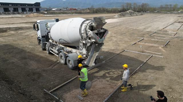 Temel atma hazırlıkları devam ediyor