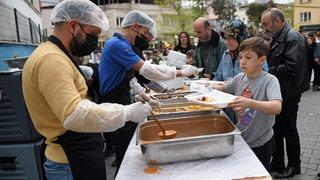 Yeşilova Mahallesi’nde 1000 kişilik iftar sofrası