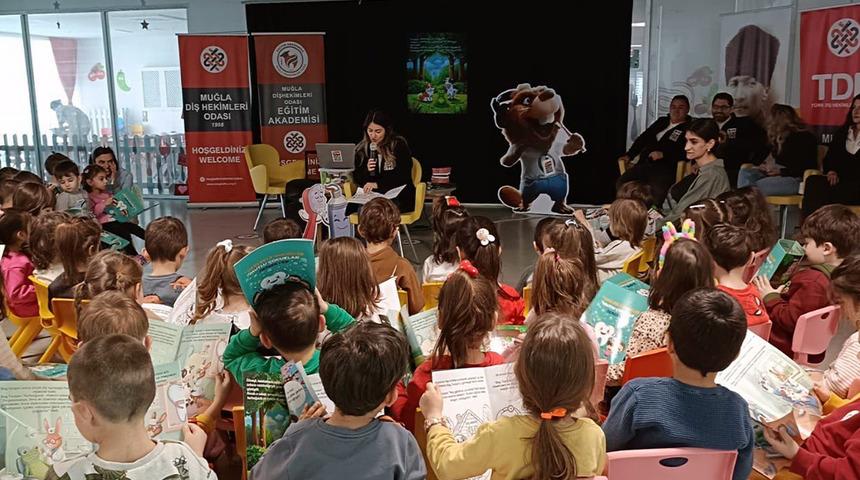 Miniklere diş sağlığı eğlenceli bir şekilde öğretildi...