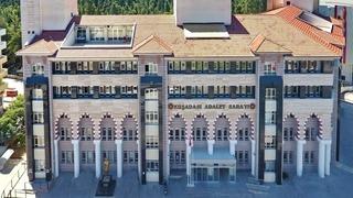 Uyuşturucudan yakalanan şüpheliye ev hapsi cezası verildi! Evinden çıkmayan şey kalmadı...