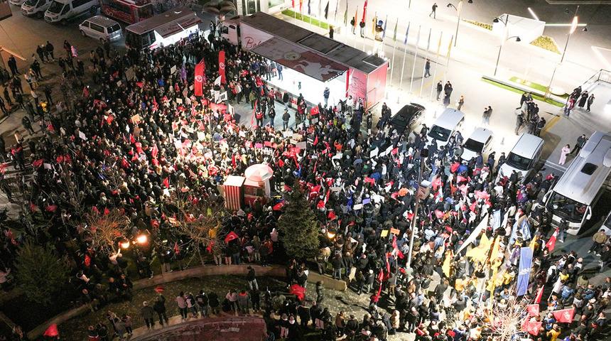Bolu'da 'İmamoğlu' protestosu! 2 öğrenci tutuklandı