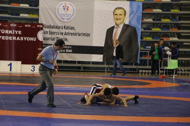 Büyükşehir güreş takımı final müsabakalarına katılacak