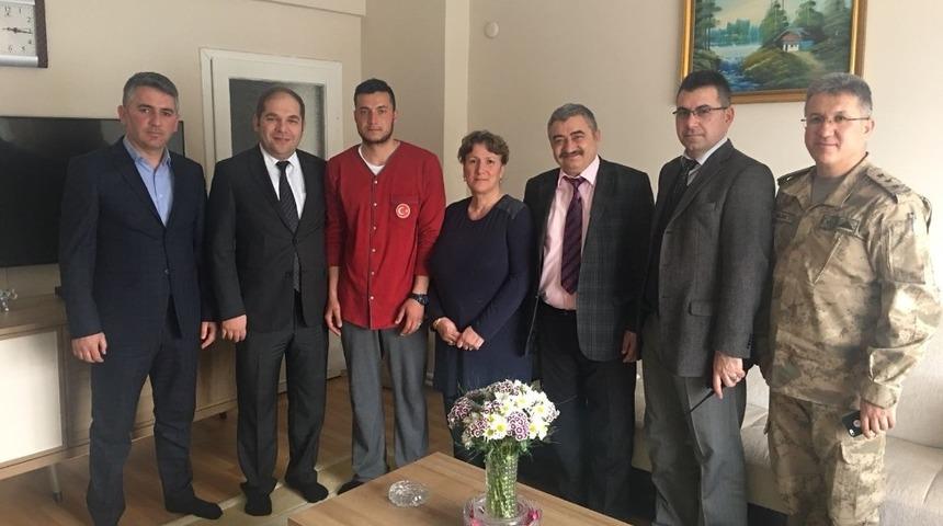 Kaymakam Tezcan, Afrin Gazisini ziyaret etti