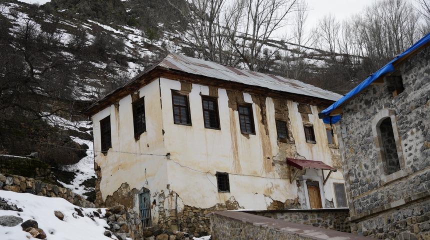 Tarihi Süleymaniye Mahallesi'nde restorasyon çıkmazı