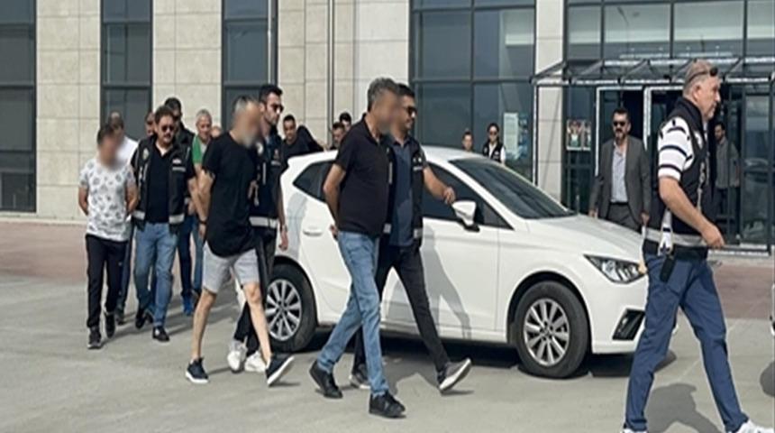 Özel ikna eğitimli kişilerle dolandırdılar! Otelde devre mülk ve ücretsiz tatil vaadiyle 36 bin kişi mağdur edilmiş...