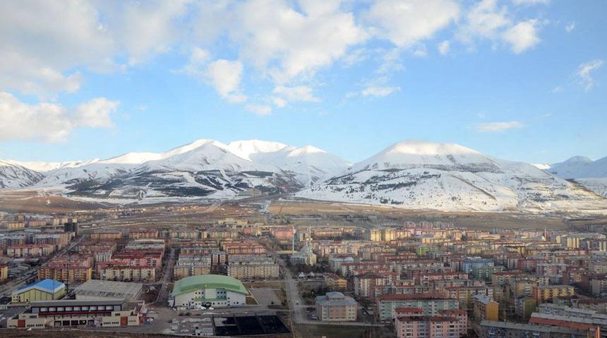Erzurum’da sağanak yağış! Uzmanlar buzlanma, çığ uyarısı yaptı:  "Tedbirli olun"