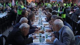 Bilecik'te 4 bin kişilik iftar sofrası