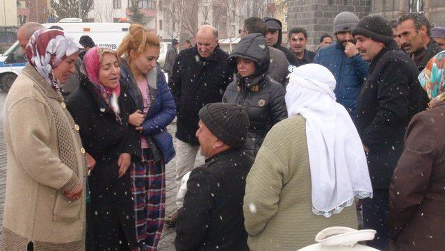 Oğlunun doğum gününde eşi tarafından öldürülen anne toprağa verildi