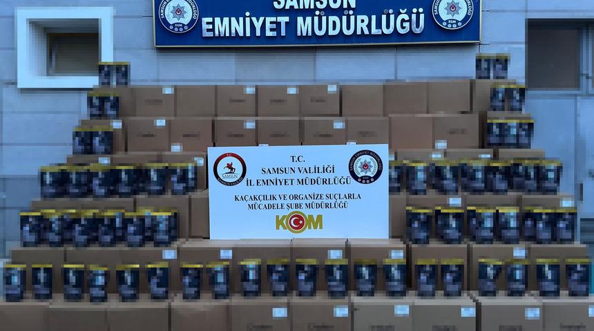 Samsun'da kamyonet kasasında 650 kilogram kaçak tütün ele geçirildi