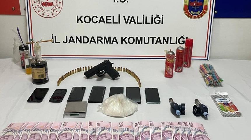 İki ikamette 1 kilo 25 gram metamfetamin ele geçirildi