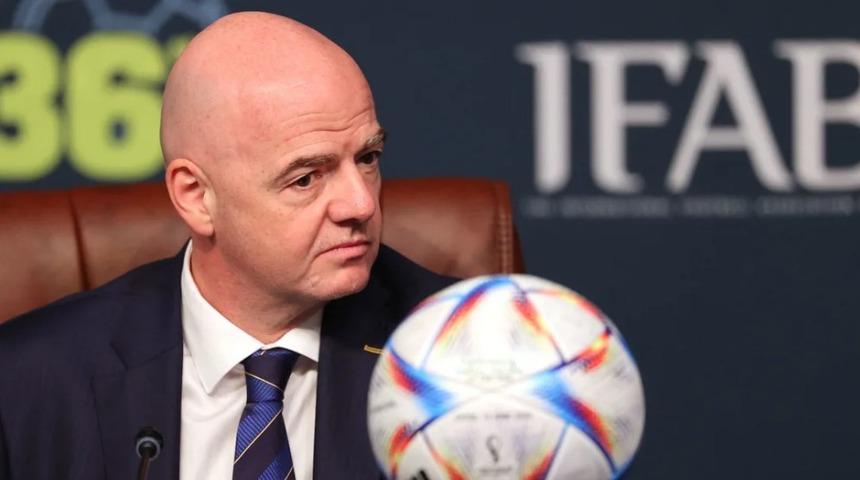 Kaleciler artık bunu yapamayacak! IFAB yeni kuralı resmen duyurdu!