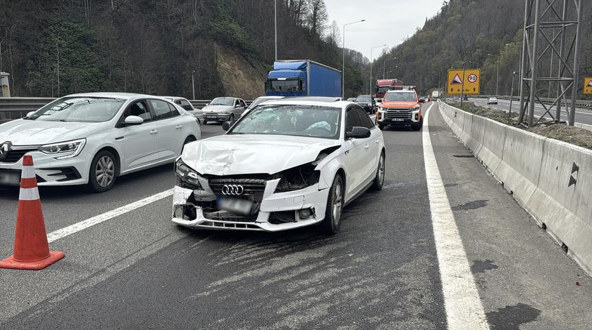 Anadolu Otoyolu'nun Bolu kesiminde kaza: 4 yaralı