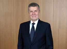 Güler Sabancı yerine gelen isim belli oldu! Sabancı Holding’in Yönetim Kurulu Başkanı Hayri Çulhacı oldu