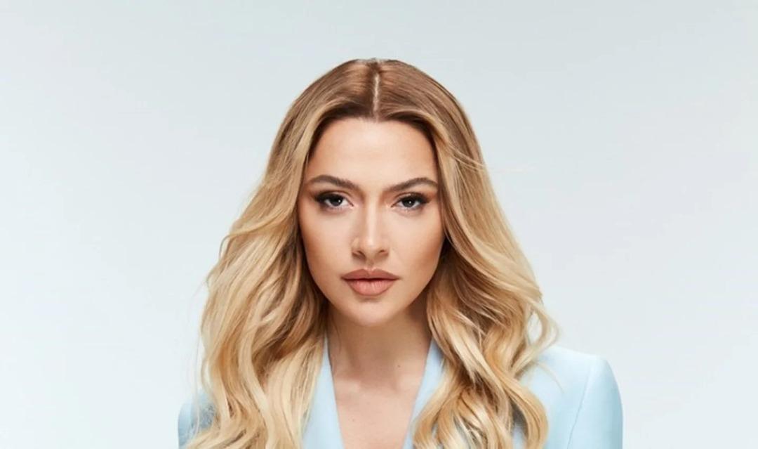 25422-b-hadise-kimdir-25422