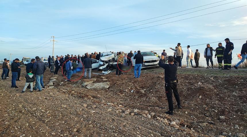 Diyarbakır'da 'hatalı sollama' nedeniyle 4 araç kazaya karıştı; 3 ölü, 6 yaralı