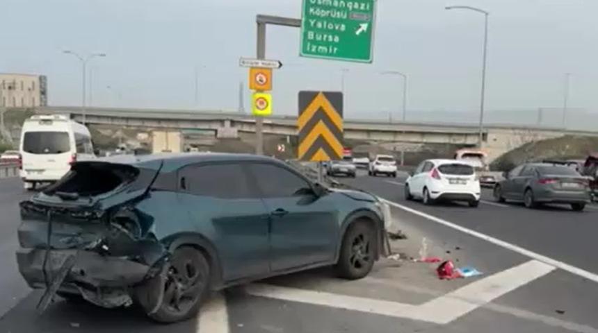 Osmangazi Köprüsü yolunda 2 cip çarpıştı: 1 yaralı