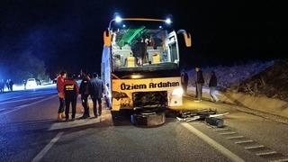 Sivas'ta otobüs ile otomobil çarpıştı: 10 yaralı