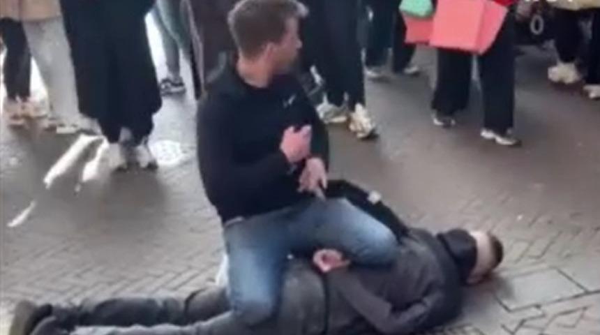 Amsterdam’daki bıçaklı saldırganın yakalanma anı ortaya çıktı