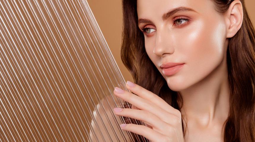 Kore güzellik rutinlerinde yeni trend: ‘Glass skin!’ Porselen gibi ışıl ışıl bir cilt için hangi ürünler kullanılıyor?