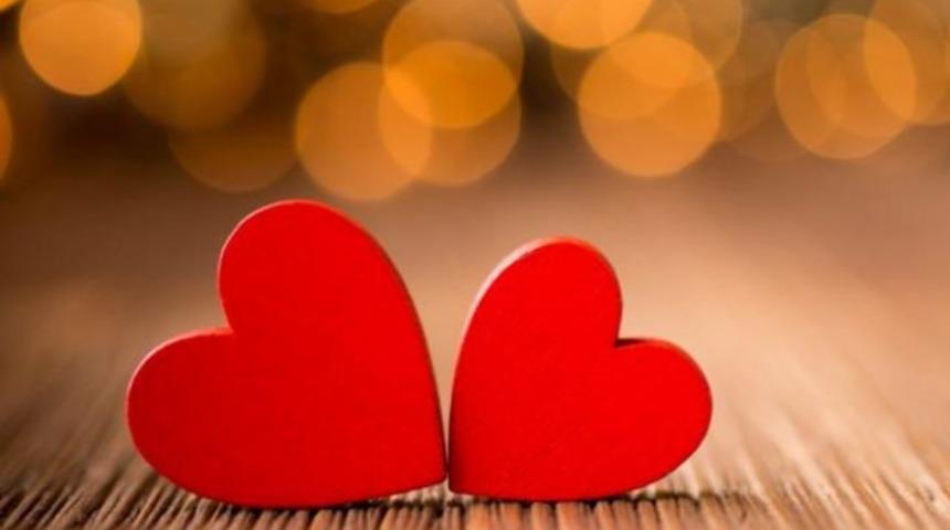 Sevgililer Günü mesajları 2018: Eşinize, nişanlınıza, sevgilinize en içten Sevgililer Günü mesajları ve sözleri