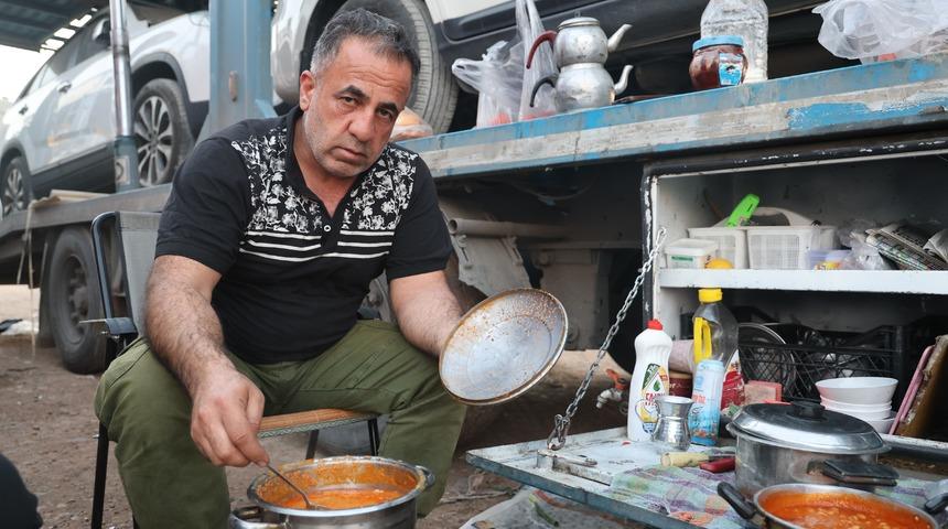 Tır şoförleri iftarını sandık başında açıyor