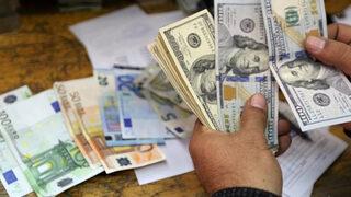 Bireysel döviz mevduatı 6 ay artışın ardından ilk kez düştü