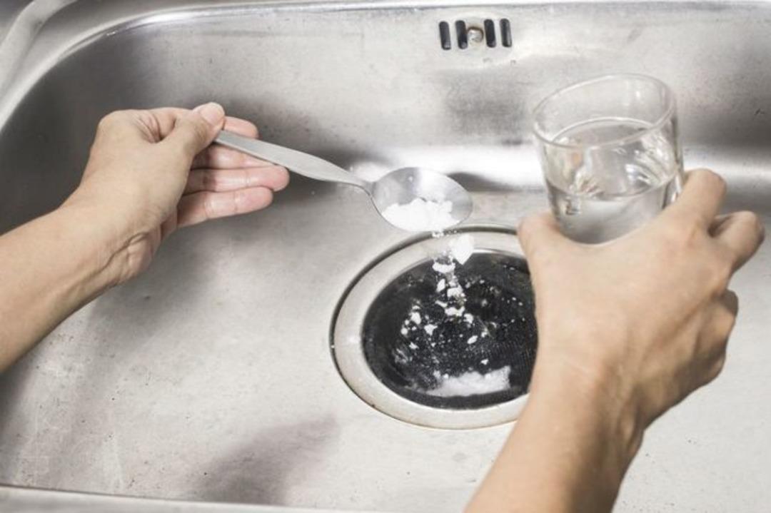 K&ouml;t&uuml; kokan mutfak lavabonuz i&ccedil;in 5 muhteşem y&ouml;ntem