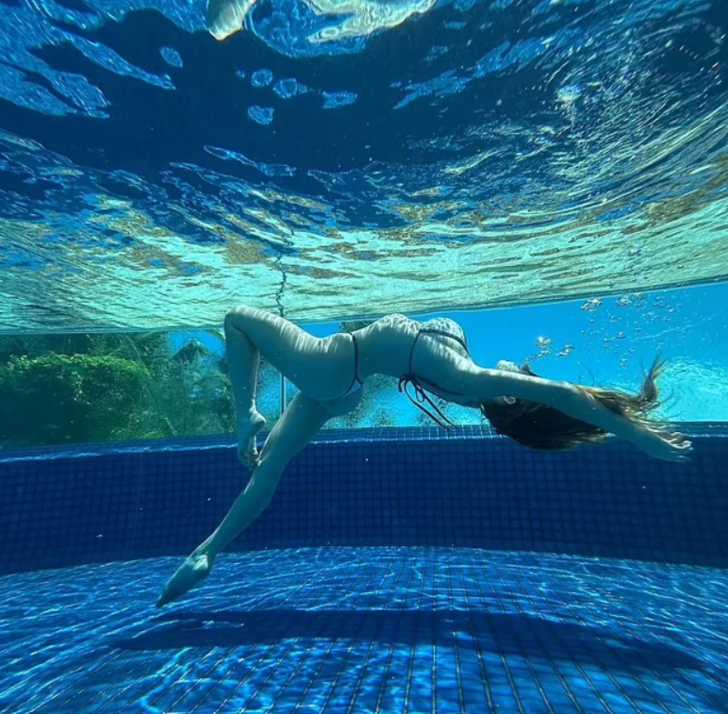 Önce düğünü iptal etti sonra fotoğrafları sildi! Sydney Sweeney havuz pozuyla şaşırttı G2