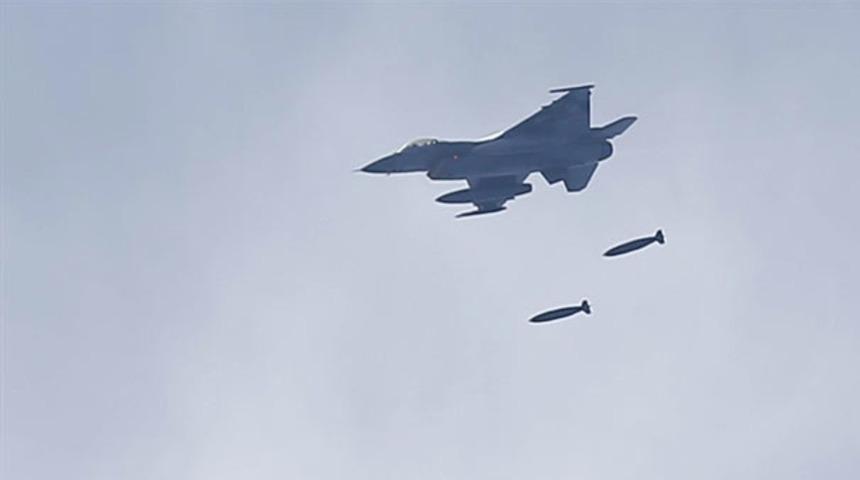 Son dakika! Kuzey Irak'ta PKK hedeflerine hava harekatı!