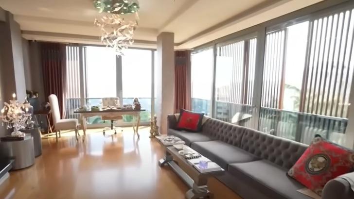 Evinden çok burada vakit geçiriyor... Ünlü modacı Gülşah Saraçoğlu lüks atölyesinin kapılarını açtı G3