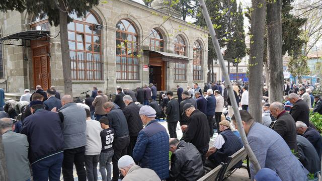 Cuma namazında camiler doldu taştı: Ramazan’ın son namazıydı...