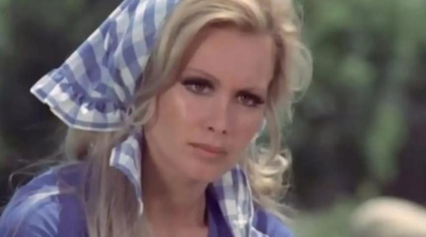 Sessiz sedasız defnedilmişti! Filiz Akın’ın mezar taşı yapıldı