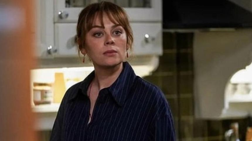 Bahar'ın yıldızı Demet Evgar 'Vicdanımız kabul etmiyor' diyerek peş peşe yayınladı! 'Gençlerimizi serbest bırakın'