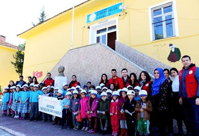 Aydın Genlik Merkezi gönüllere dokunmaya devam ediyor