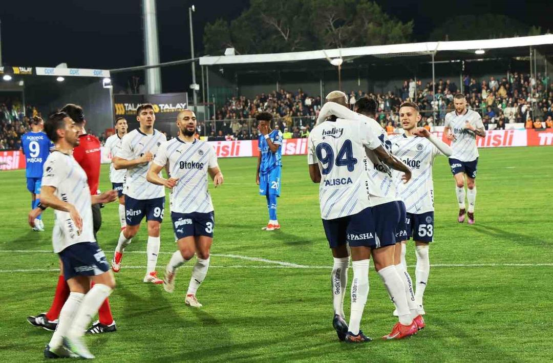 Fenerbahçe, Bodrum FK kalesine gol oldu yağdı! Zirve yarışında puan farkı 6'ya indi...