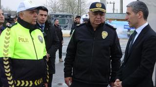 Vali Aktaş duyurdu! Ankara-İzmir karayolunda ağır vasıta araçların geçişi yasaklandı