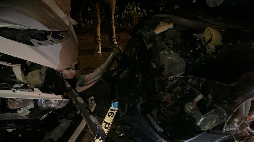 Bursa'da yağışlı havada feci kaza: 1'i ağır 5 yaralı